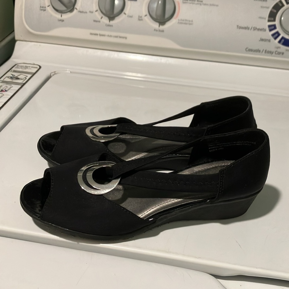 London fog 7.5 women’s black and silver sandals - Picture 4 of 7